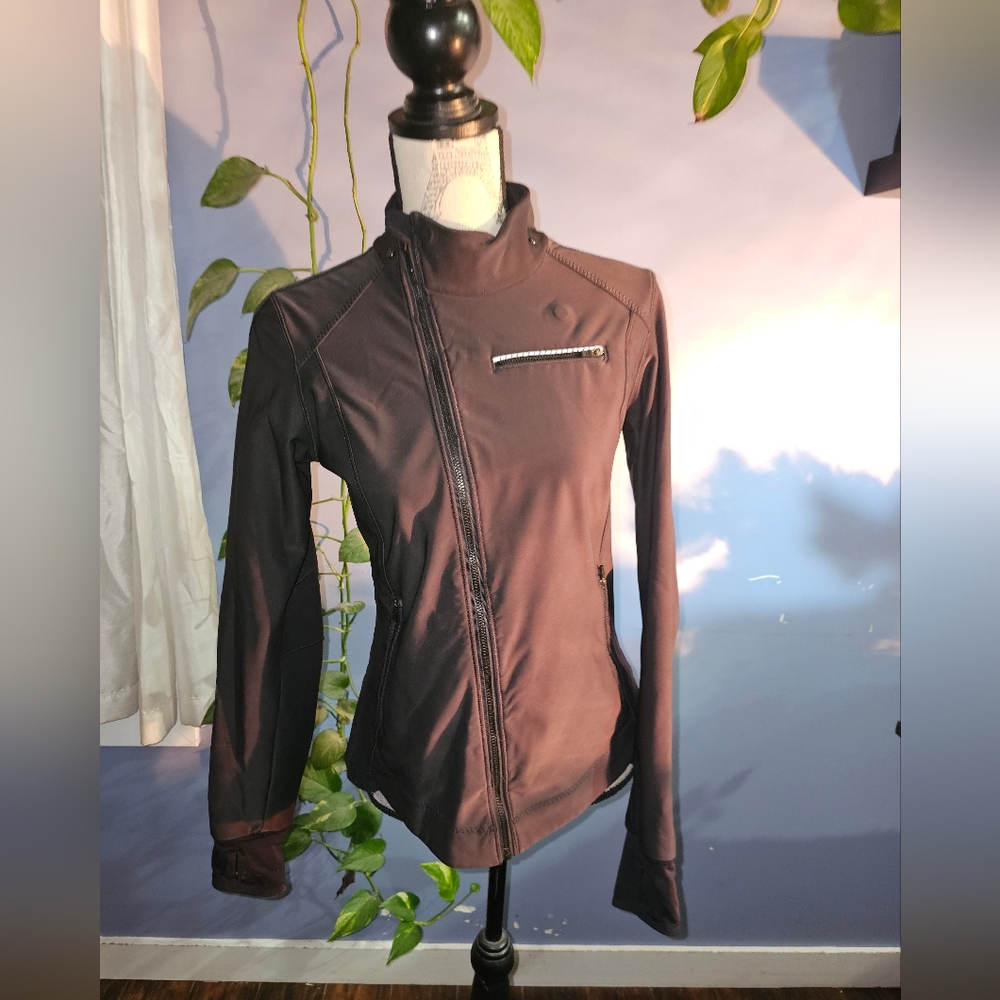 Lululemon run reflective jacket